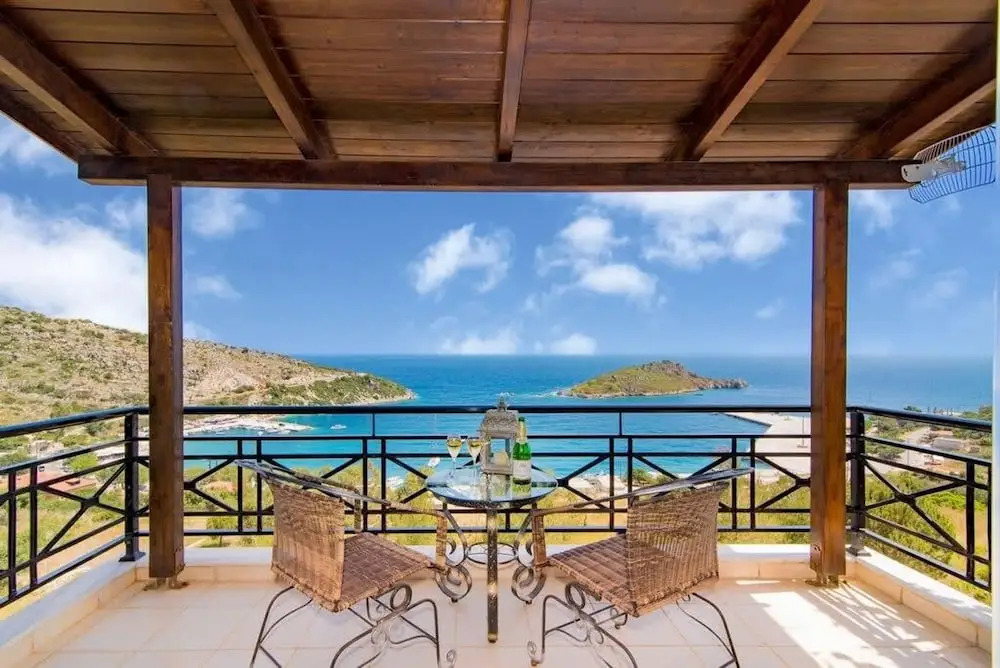 Coastal Paradise Found - Komis Private Pool Retreat