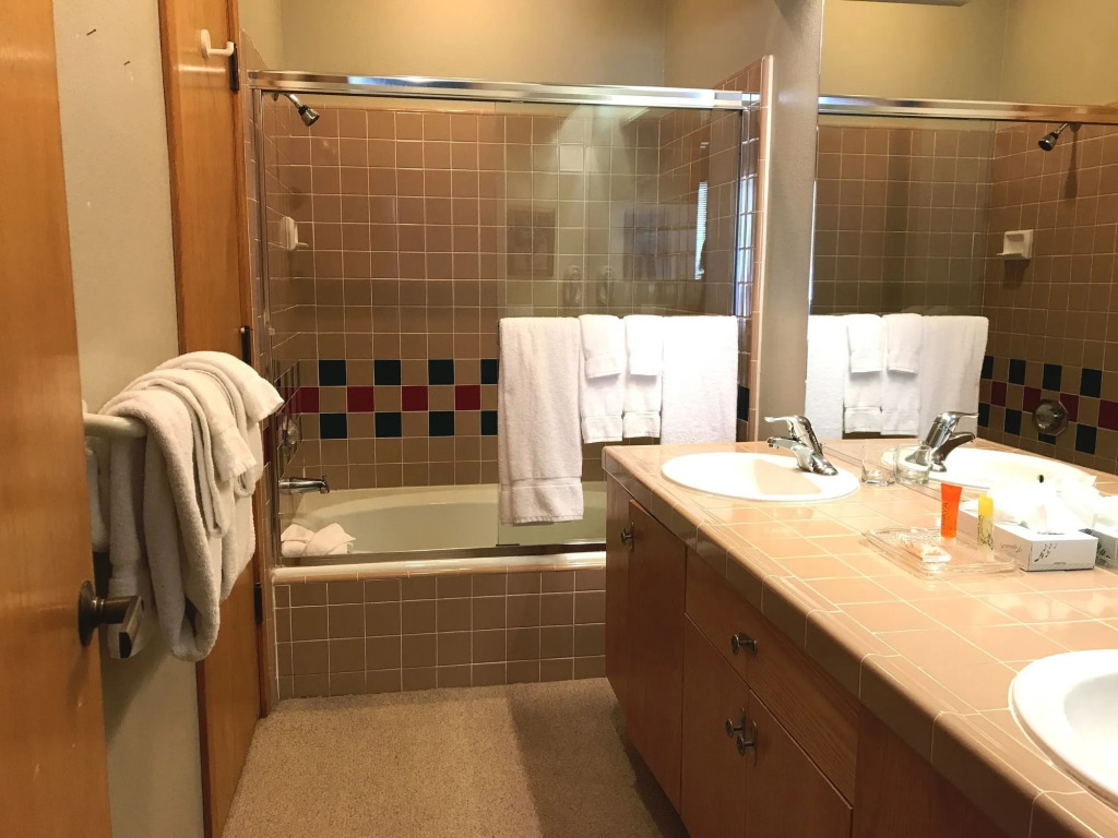 Squaw Valley Lodge