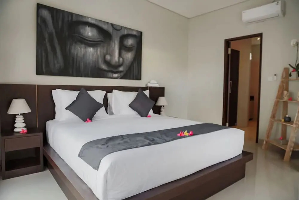 Villa 66, 5 min walk to Double 6 beach