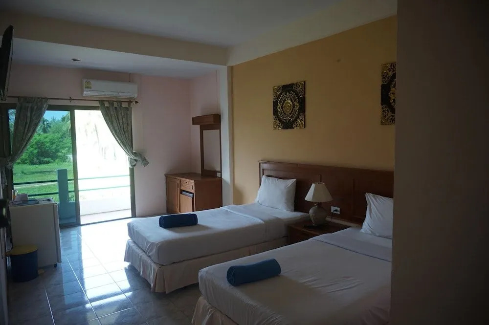 SS Emerald Suite