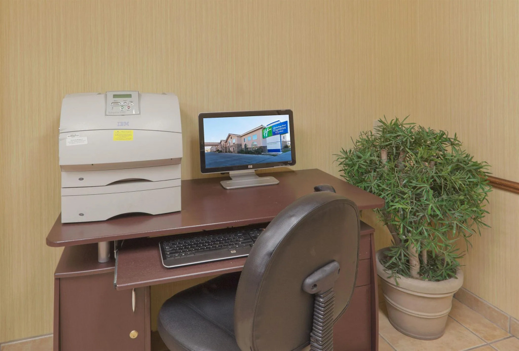 Holiday Inn Express Hotel & Suites Bishop by IHG