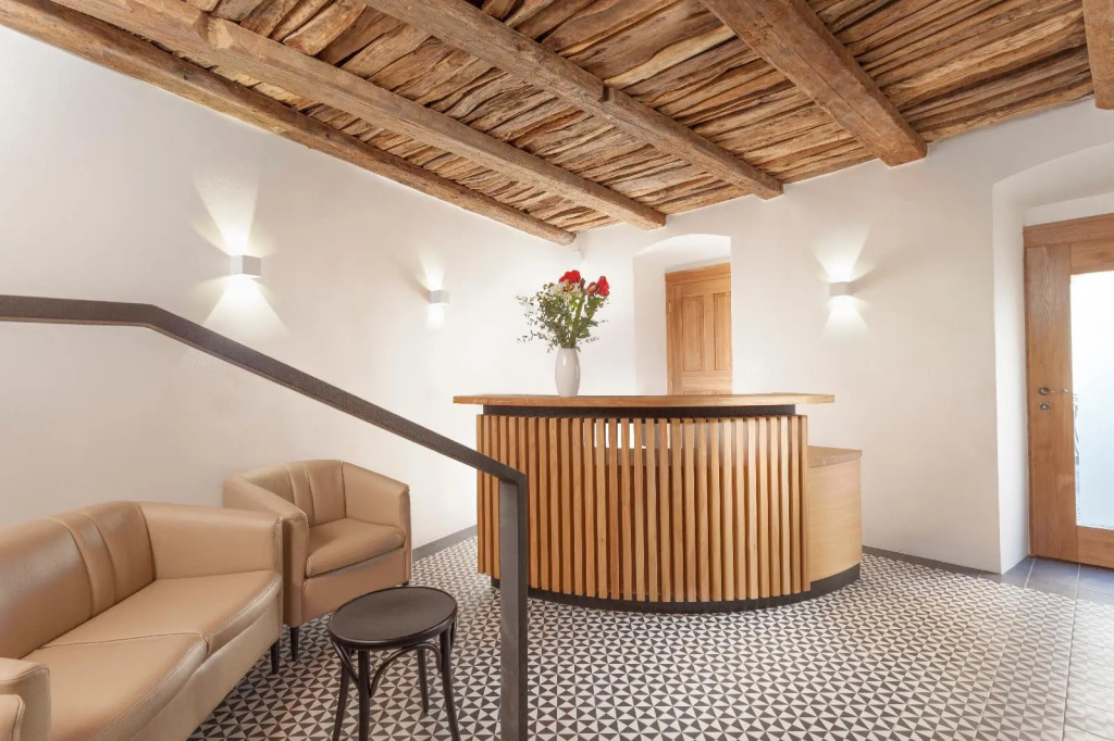 Hotel At the White Lily