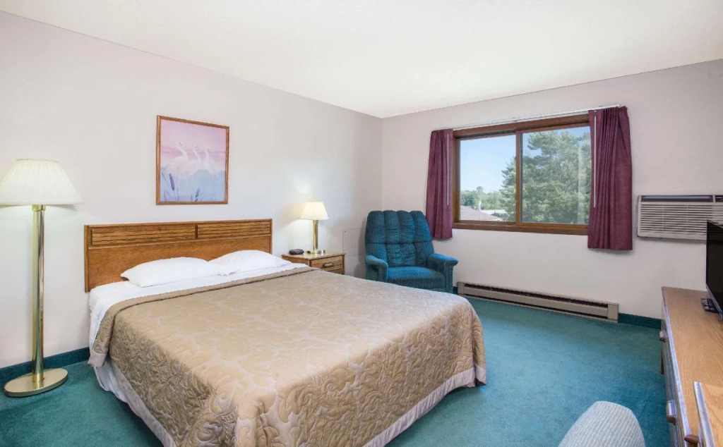 Wautoma Inn by OYO near Airport WI 73
