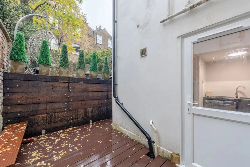 Spacious 1 Bedroom Garden Flat Near King's Road