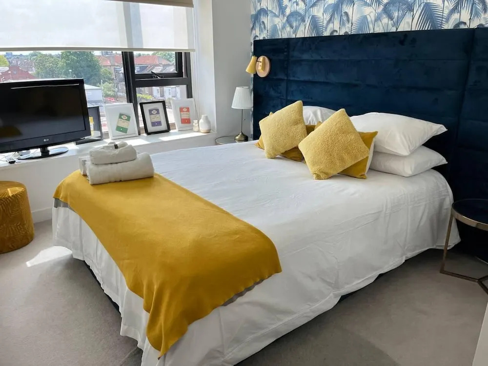 Luxury 1 bed in Soho House Building w Pool, gym