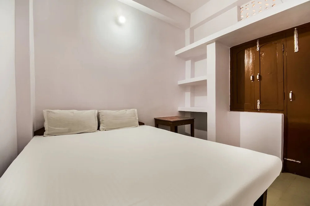 Shivam Guest House by OYO Rooms