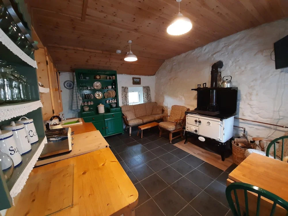 CherryTreeCottage - Cosy 19thCentury Pet Friendly