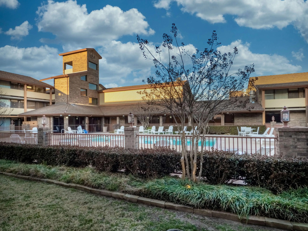 Best Western Plus Saddleback Inn & Conference Center