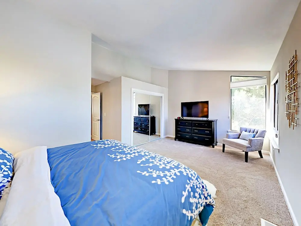 555 Cambridge St Home 2 Bedrooms 2.5 Bathrooms Home