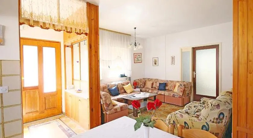 Apartment Antique 155
