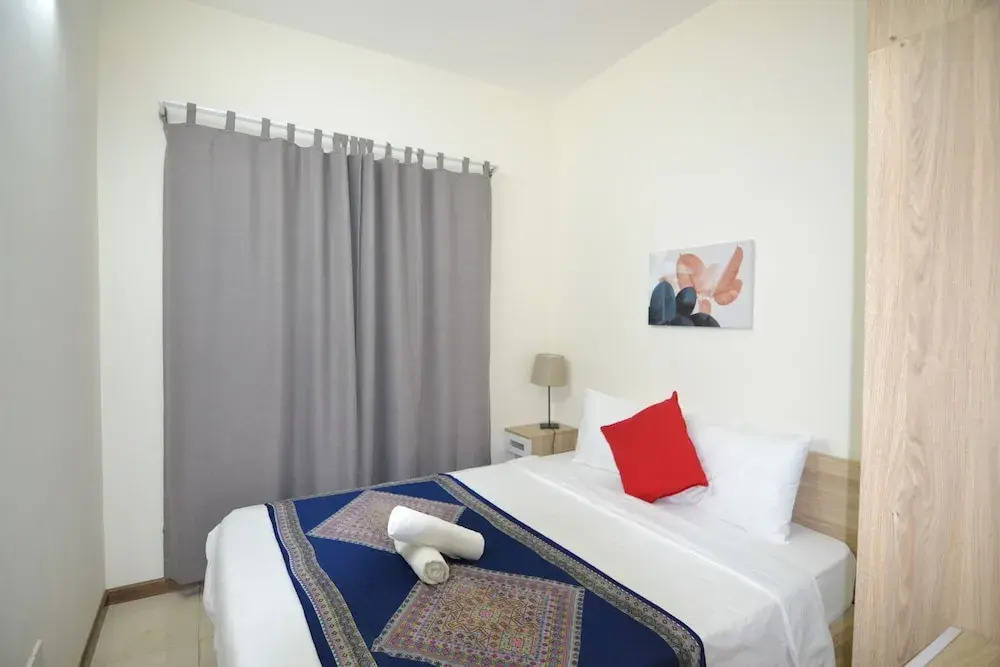 The Crystal Apartment