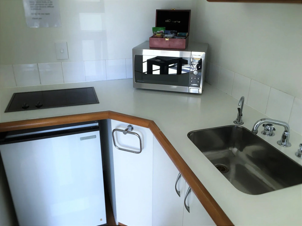 Cable Court Motel