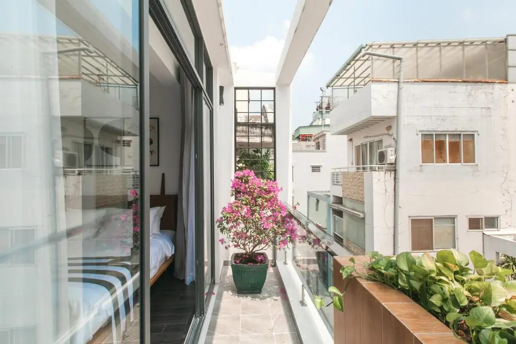 Central Studios at Ben Thanh Market by CIRCADIAN