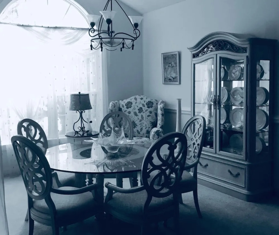 Luxury 3 BR home 1 Block from the Beach