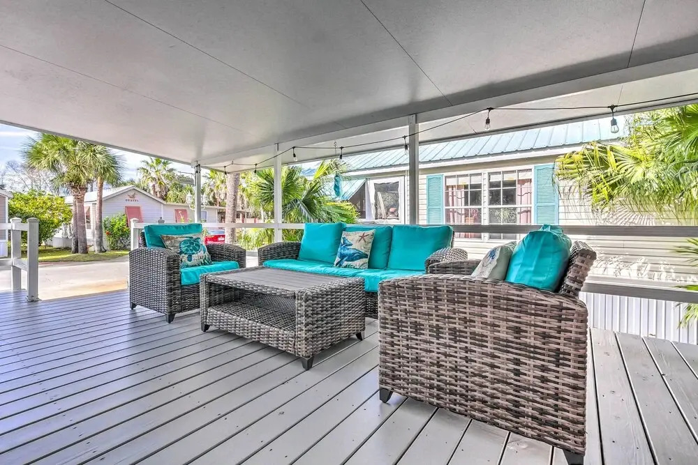Walk to Beach: Miramar Tropical Cabana w/ Deck!