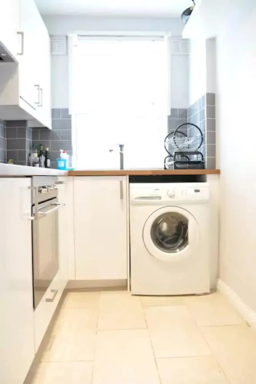 Central 2 Bedroom Property in Marble Arch