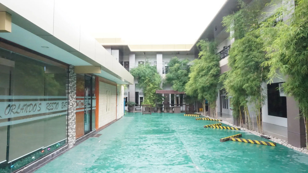 Zanrock MicroHotel