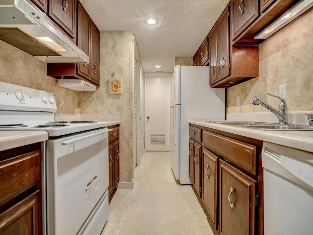 Stoney Creek 283, 2 Bedrooms, WIFI, Pool Access, Sleeps 6