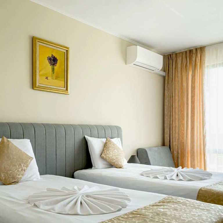 Paradise Hotel & Relax Center