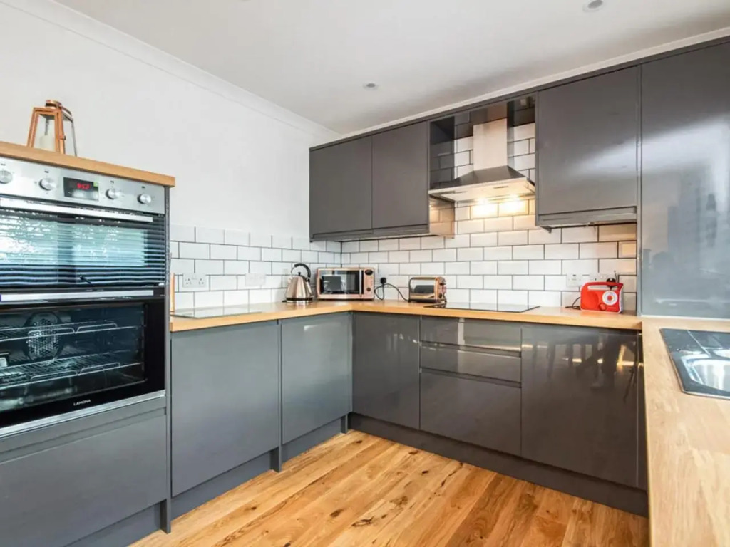 Flat 1, 69 Macewen Drive