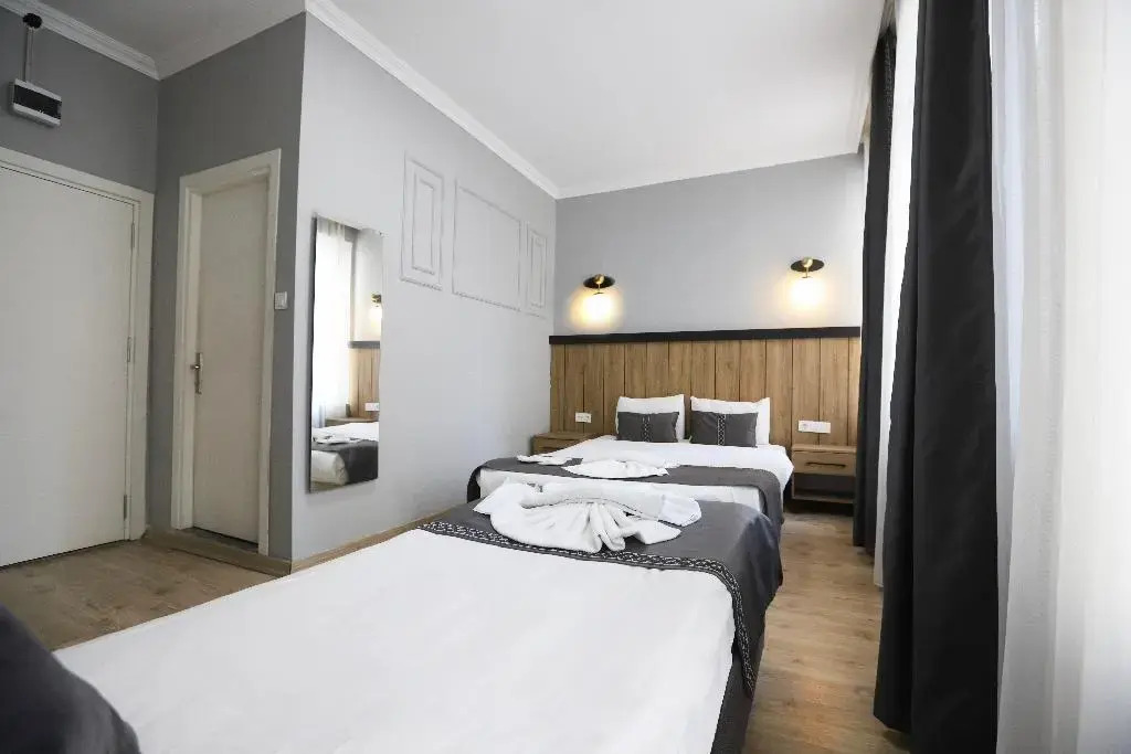 La Pera Suites