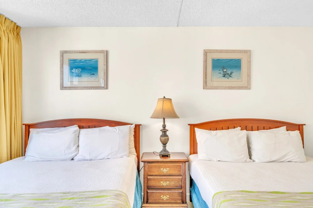Deluxe 21st Floor Corner Condo with Diamond Head Views, FREE Parking & Wifi! by Koko Resort Vacation Rentals
