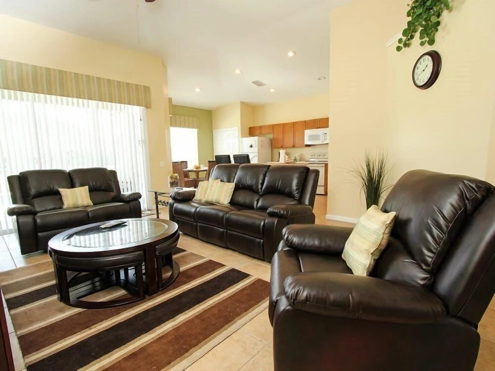 Spacious 4 Bed Pool Home Near Disney In Gated Resort