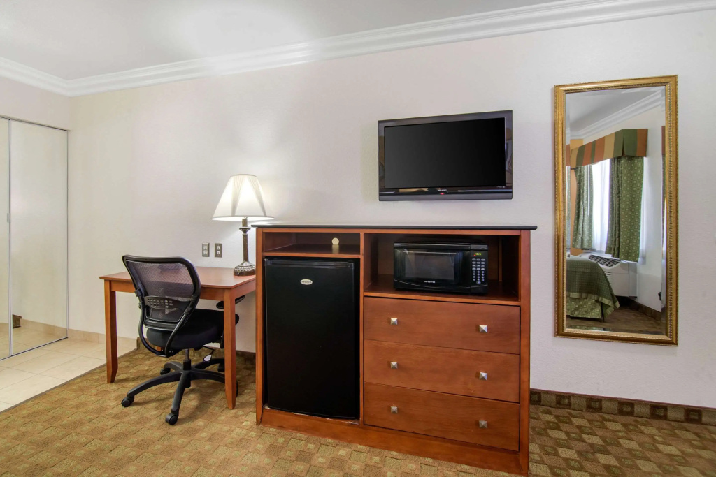Rodeway Inn Adelanto US 395