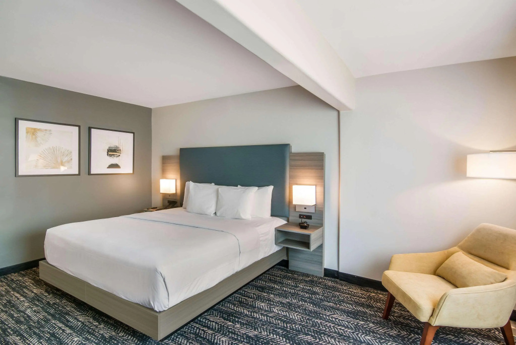 Hourglass Hotel, Trademark Collection by Wyndham