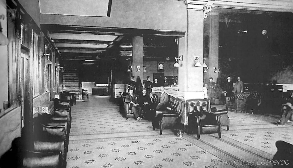 Historic Plains Hotel
