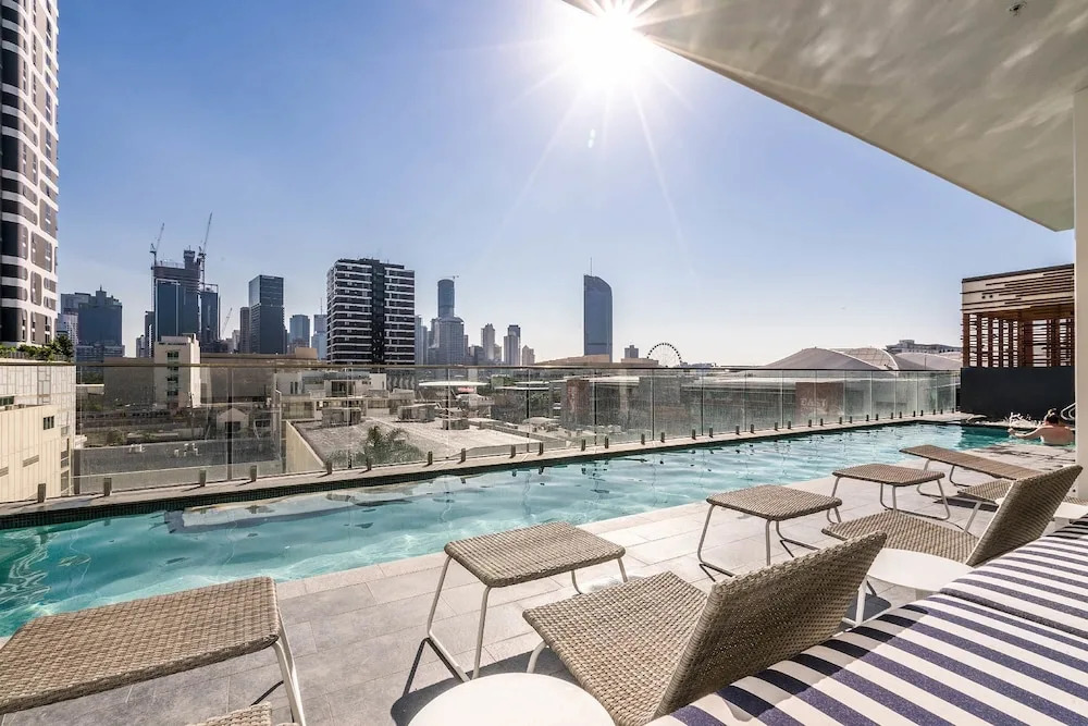 Adam + Eve - 2 Bedroom Luxury Apartment