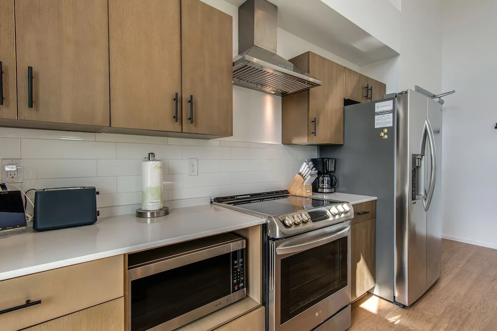 Illume Chic Music City Hideaway Huge Balcony 1 Bedroom Condo