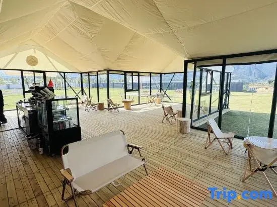 Tonglu Knight Hotel (Tonglu Kaiyuan Senbo Resort Paradise OMG Heartbeat Park)