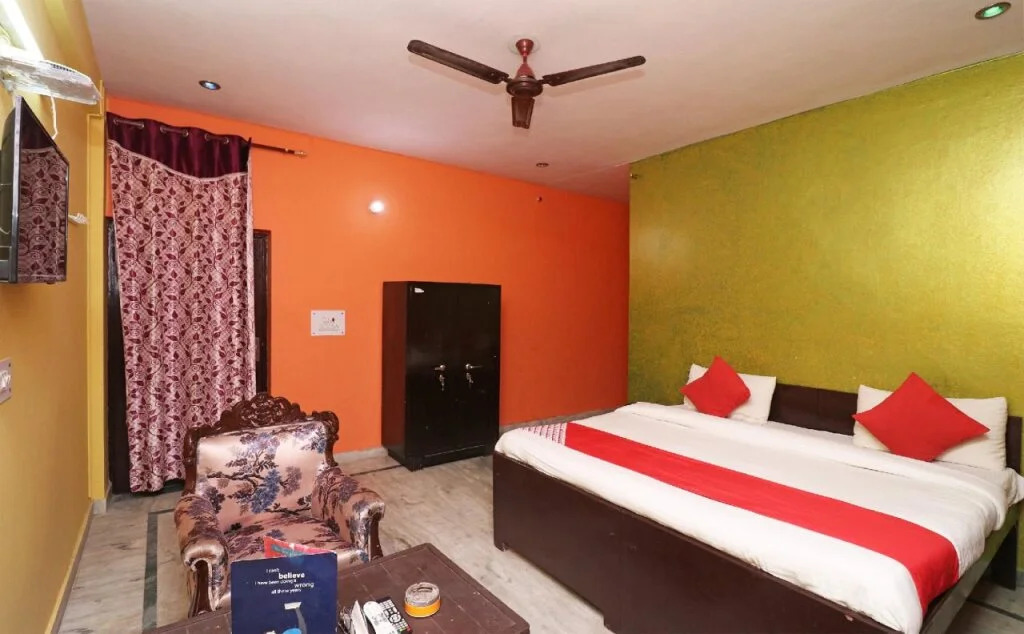 OYO 16146 Royal Guest House