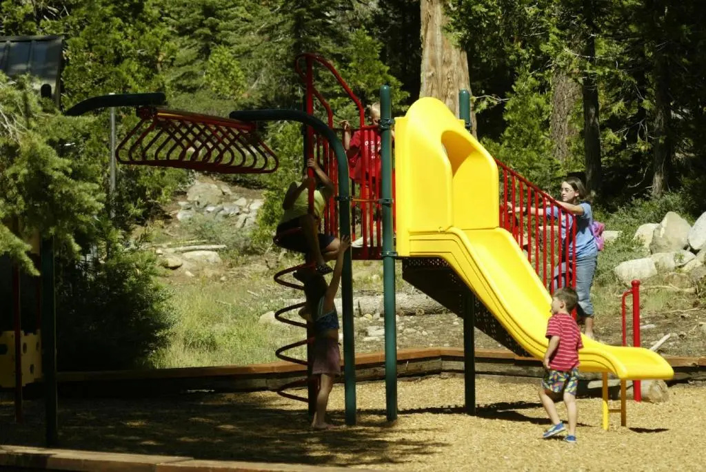 Snowflower Camping Resort Cabin 3