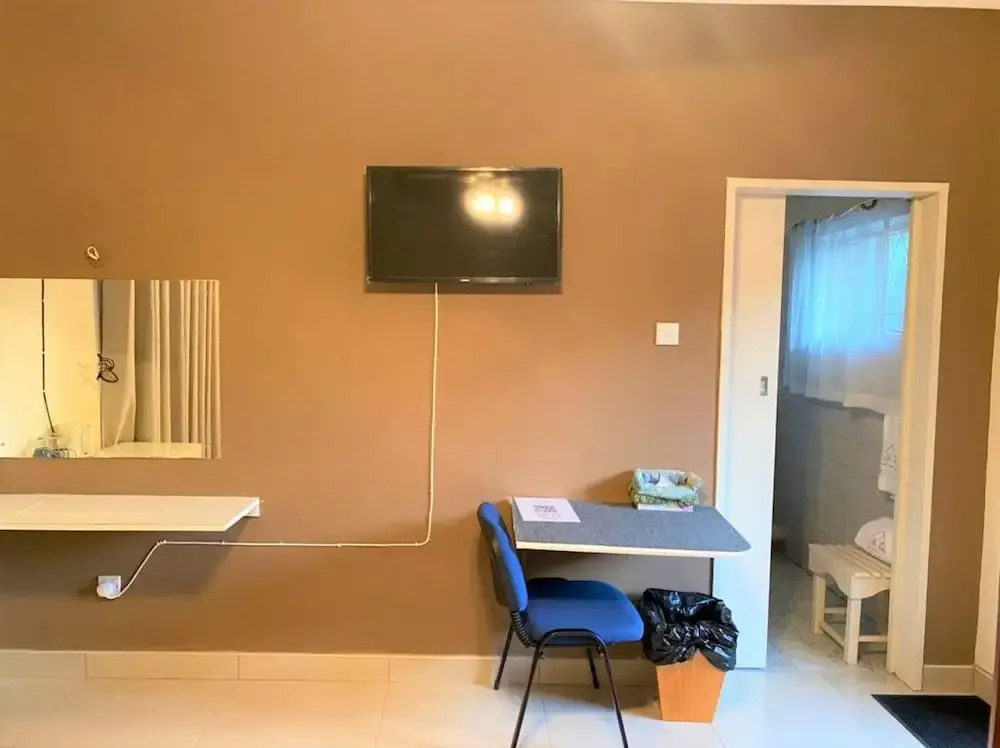 Twin Room in Hillside - 2087