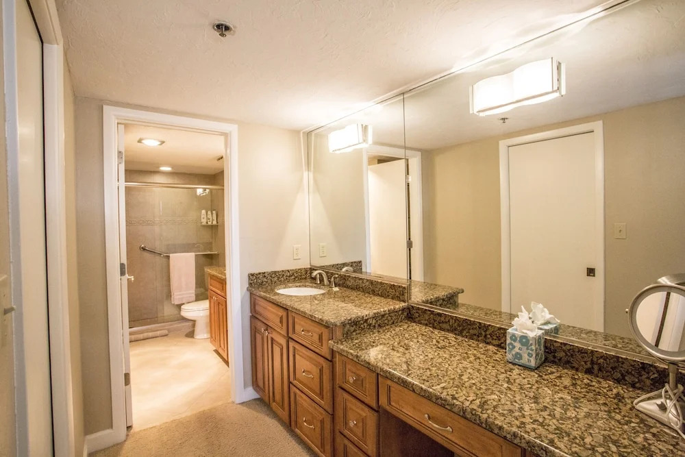 Gulf And Bay Club- F208 Updated And Great Views! 2 Bedroom Condo