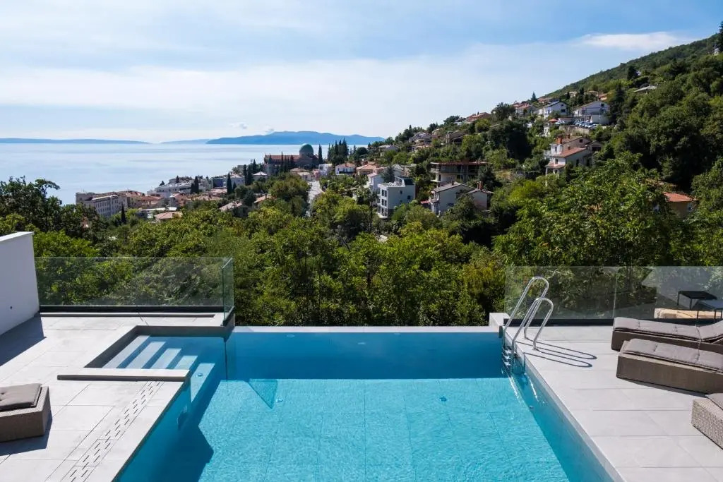 Carmen Residence Apartments