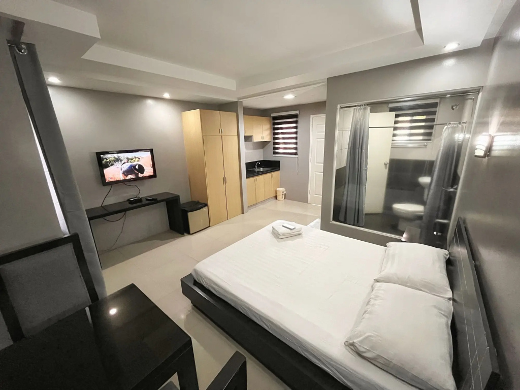 Rumi Apartelle Hotel