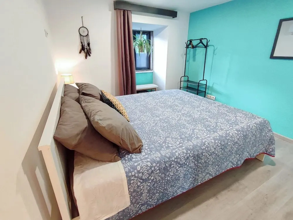 Modern 2BR Ground-floor Flat BBQ Patio Parking