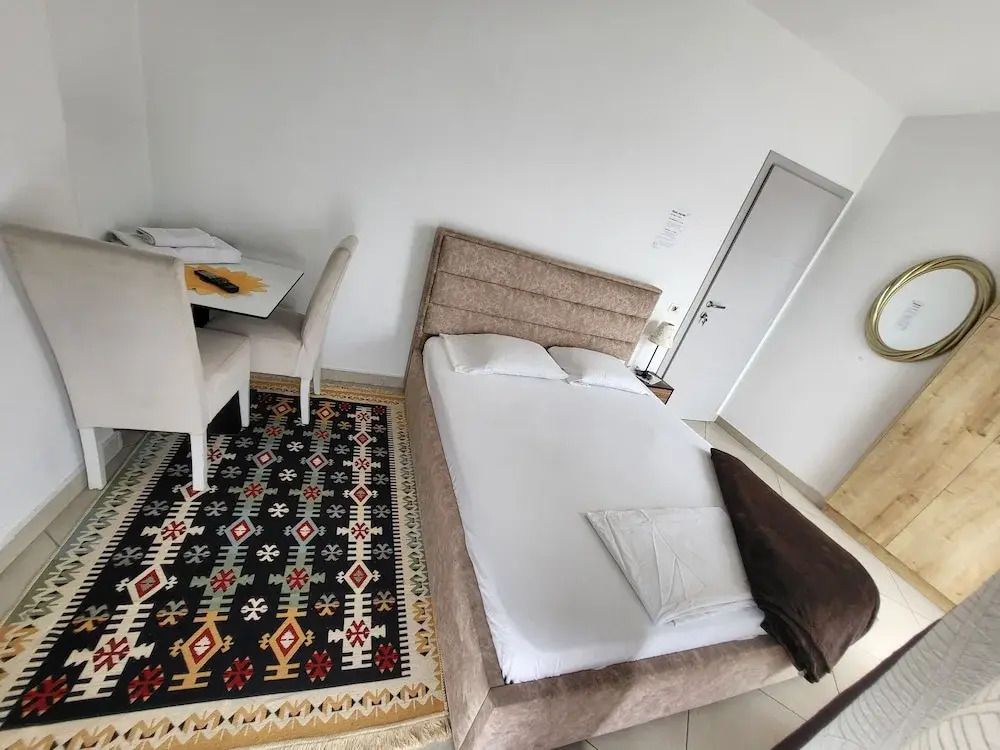Isabel Rooms