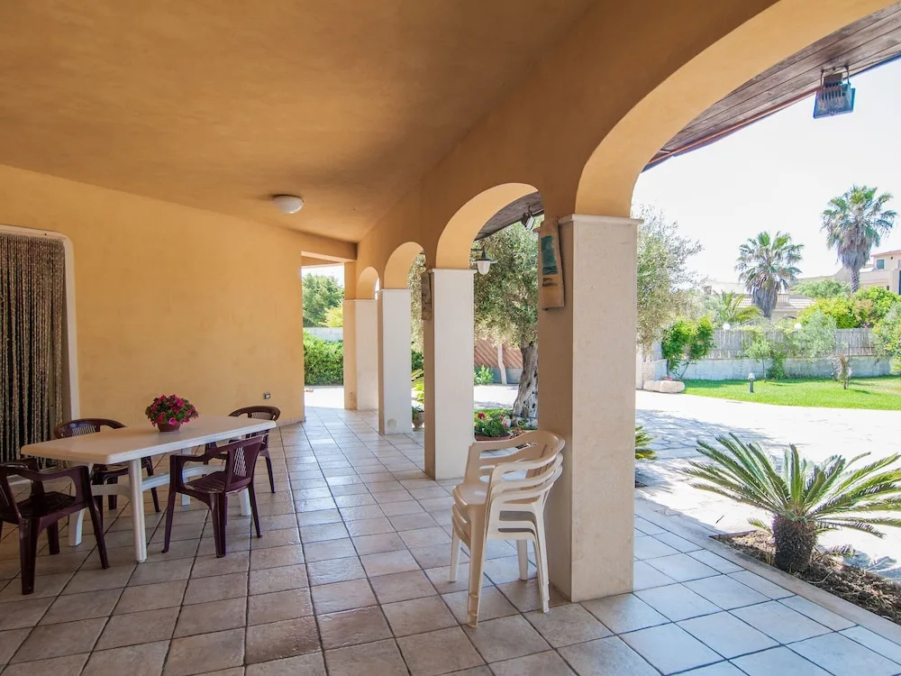 Vibrant Villa in Santa Maria del Focallo near Sea