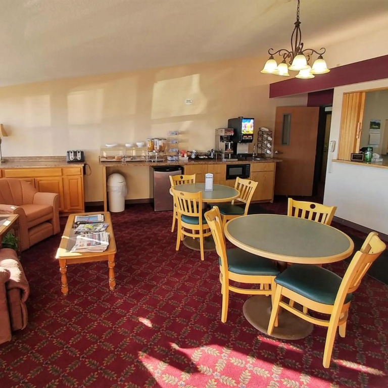Red Carpet Inn - Windom