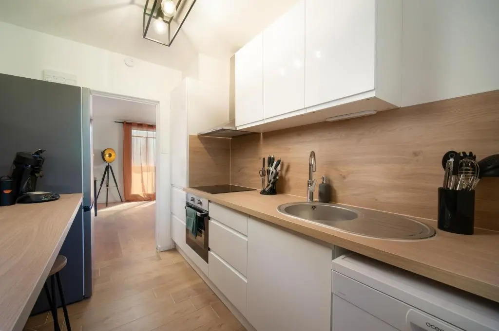 Grand Appartement 3 chambres avec clim et balcon