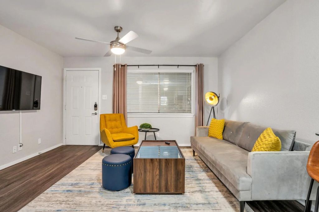 West University- 2BR- Parking- WiFi