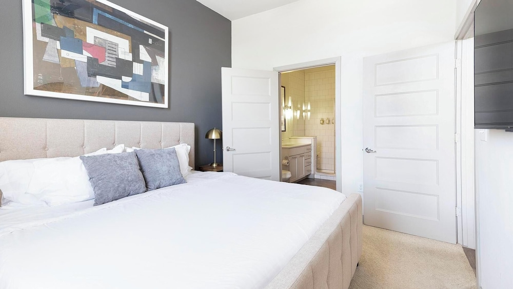 Landing Apartments Near Southtown