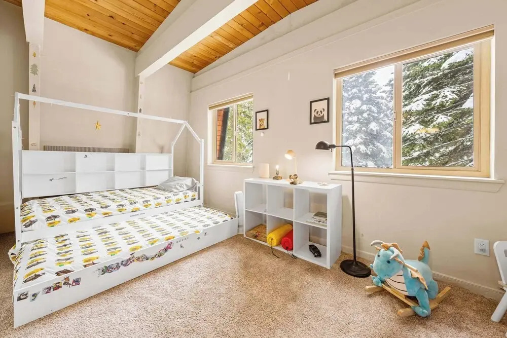 Tahoe City Retreat For 8!