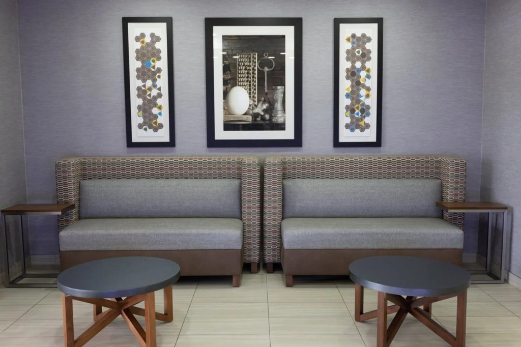 Holiday Inn Express & Suites - Nashville MetroCenter Downtown by IHG
