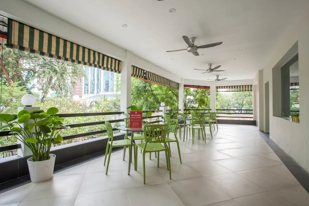 ZEN Rooms Raja Chulan