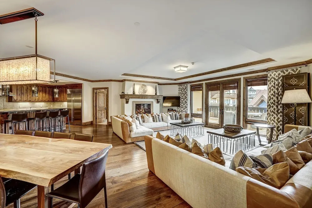 Arrabelle Luxury 4 BR Condo- Close To The Mountain by RedAwning - Save 20% on 7+ Nights!